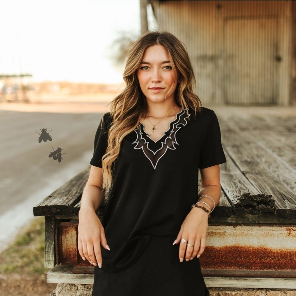 Chic Black V-Neck Short Sleeve Top